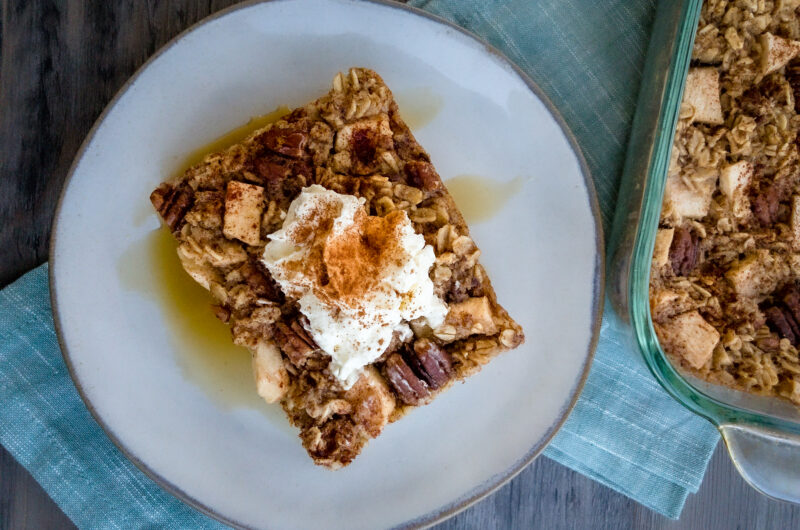 Apples and Cinnamon Baked Oatmeal